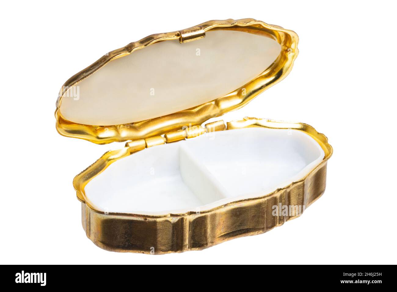 Treasure chest gold jewelry hi-res stock photography and images - Page 11 -  Alamy
