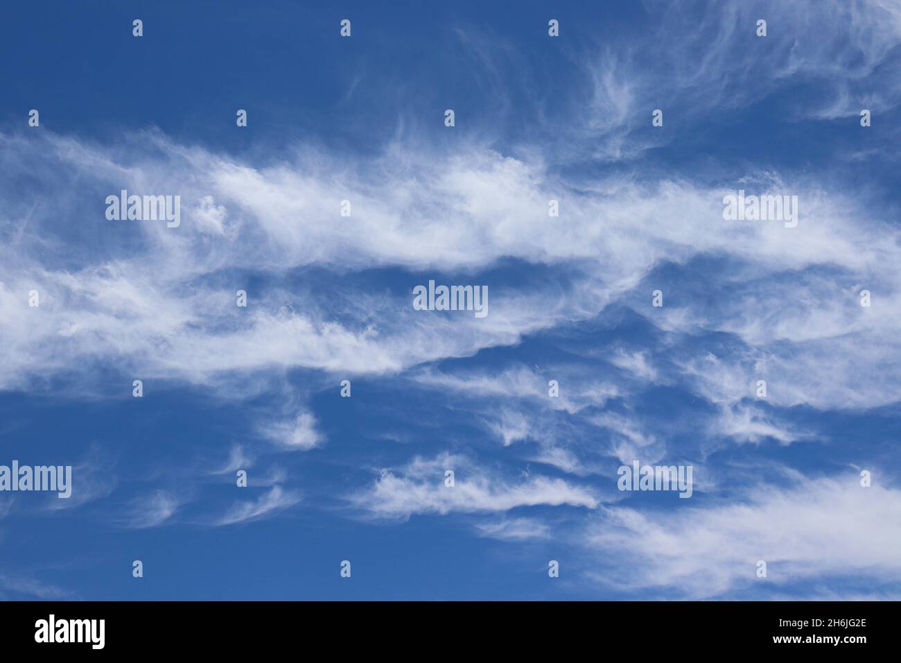 Sunny day sky with no clouds hi-res stock photography and images - Alamy