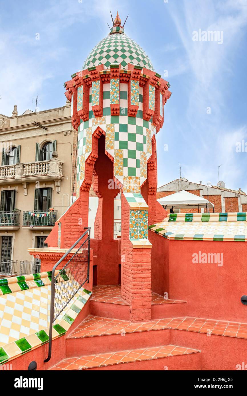 Casa Vicens in Barcelona. It is the first masterpiece of Antoni Gaudí.  Built between 1883 and 1885 as a summer house for the Vicens family Stock  Photo - Alamy, image size:866x1390