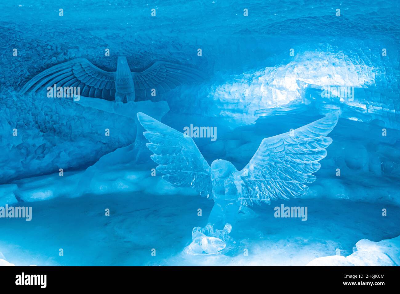 Ice luge hi-res stock photography and images - Alamy