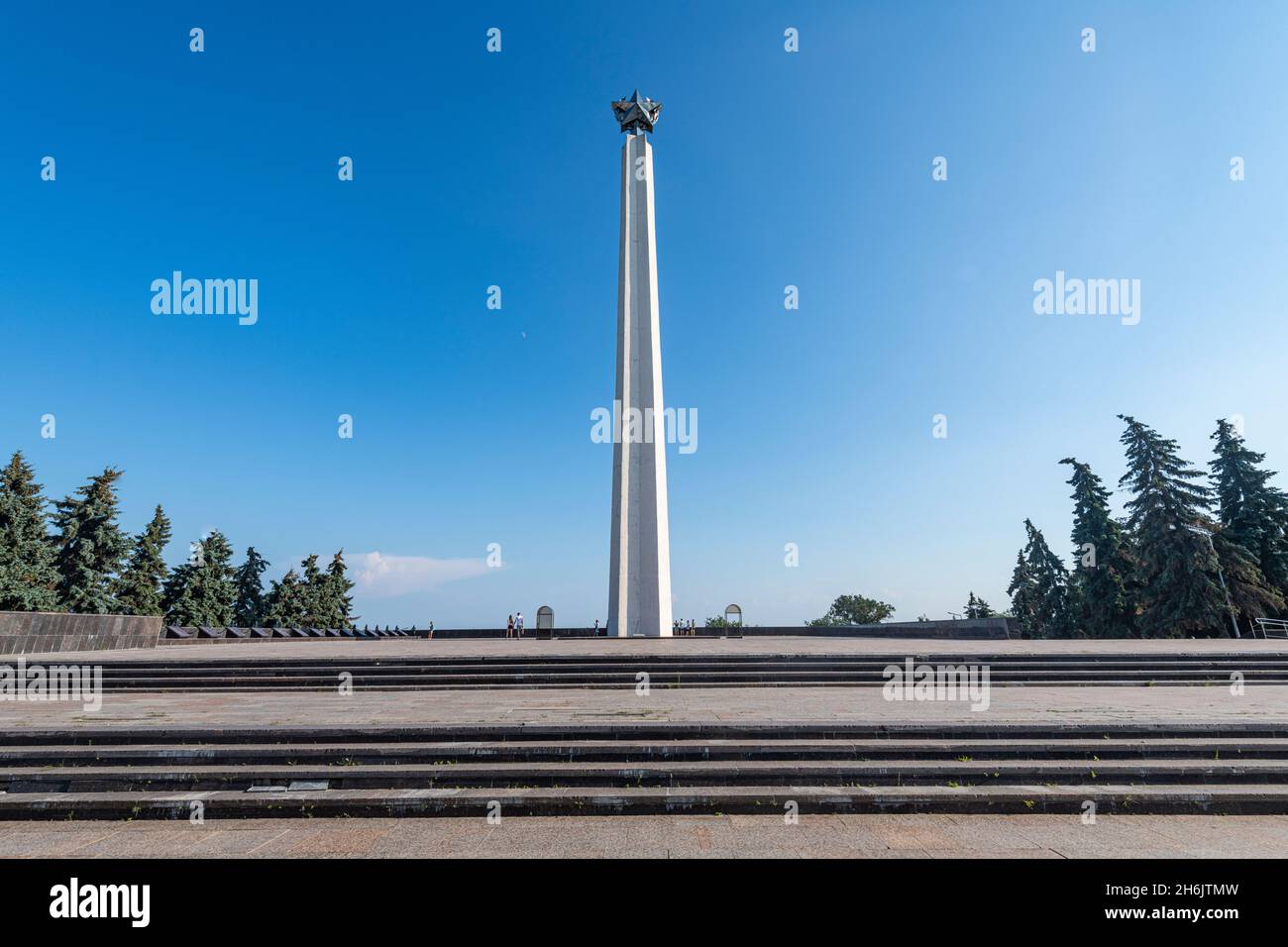 Obelisk Slavy G. Ulyanovsk overlooking the Volga River, Ulyanovsk, Russia, Europe Stock Photo
