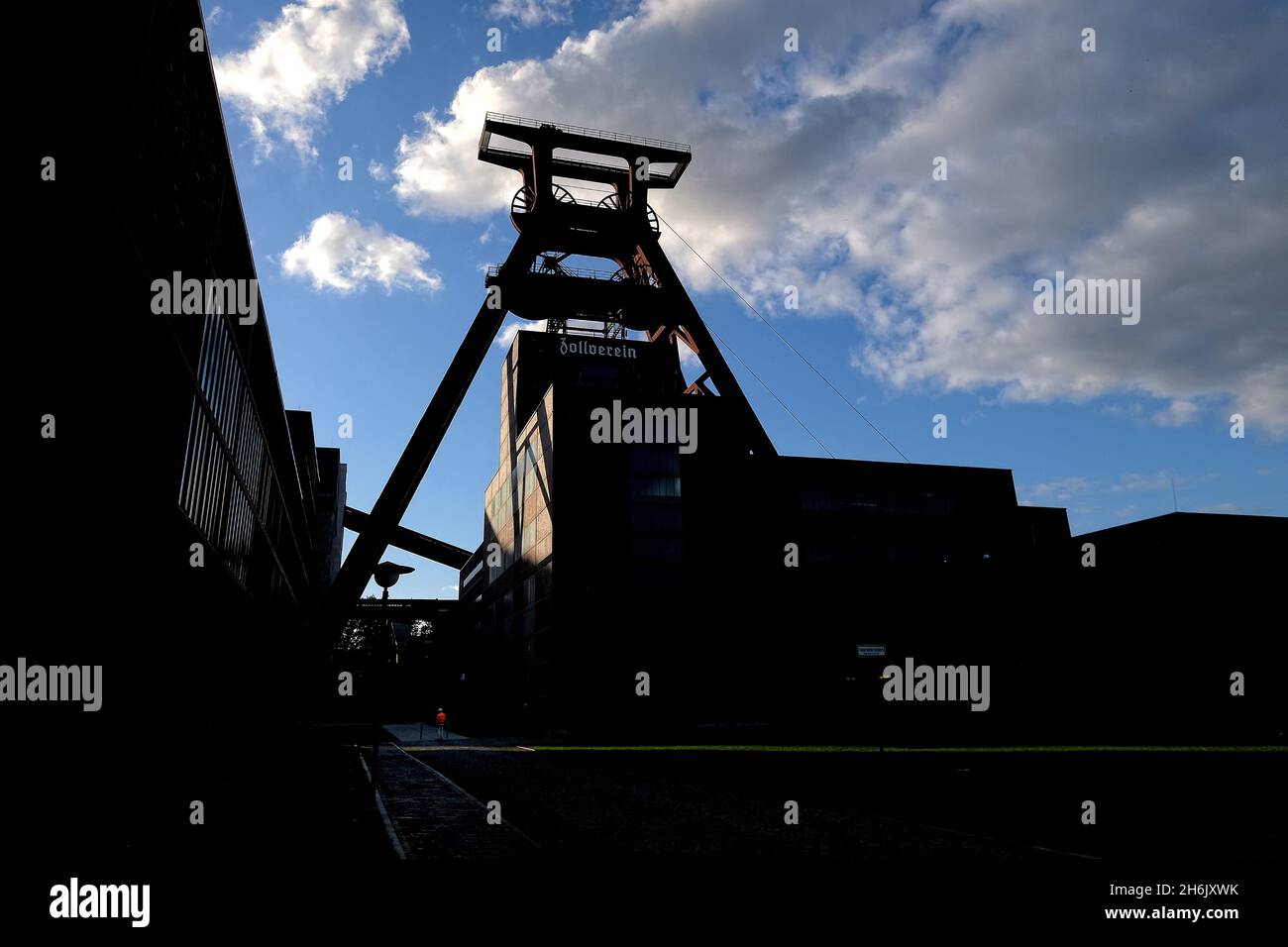 Germany, NRW, Essen, Zeche Zollverein; shaft hall and winding tower. Stock Photo