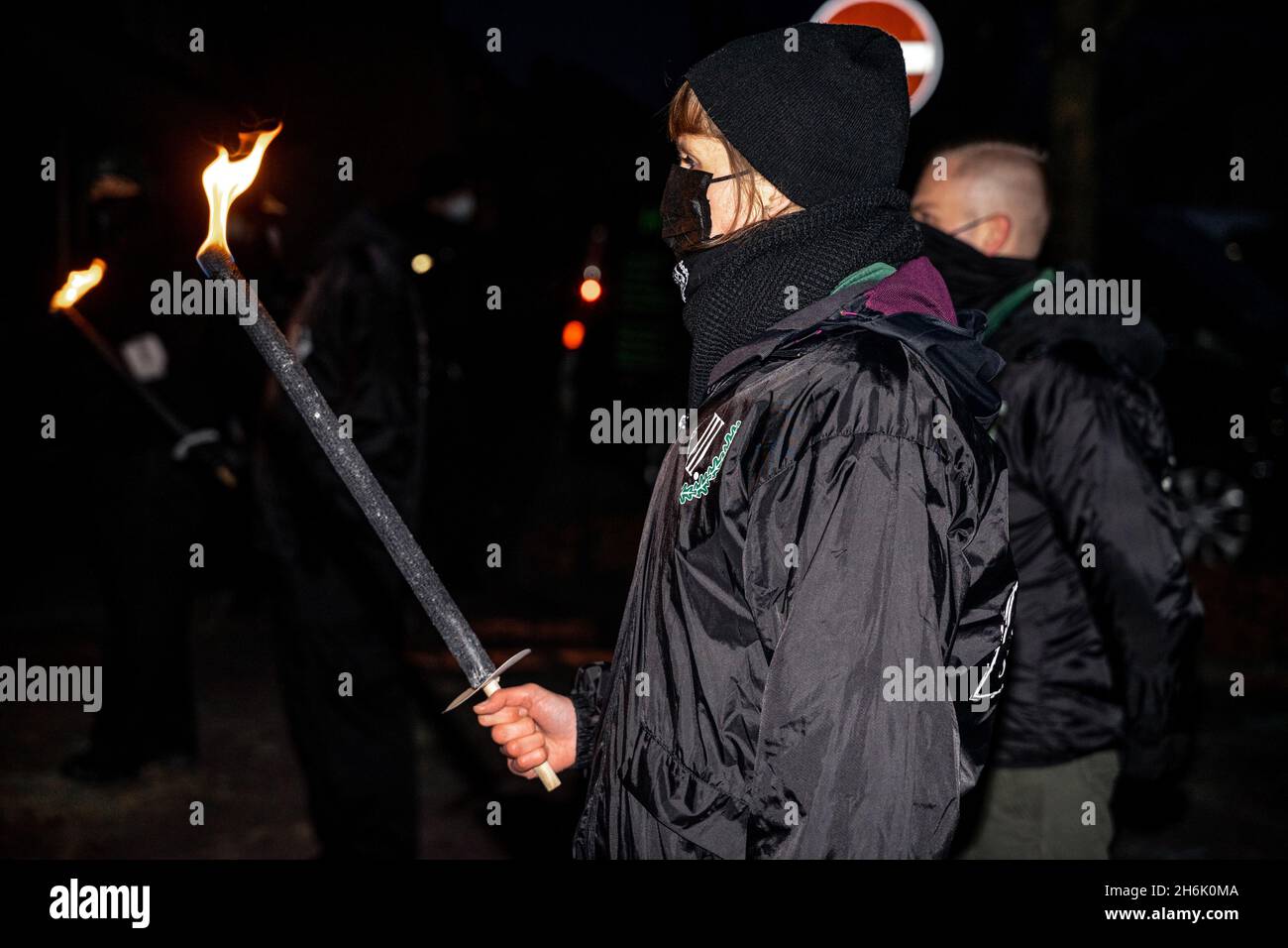 Wunsiedel, Deutschland. 13th Nov, 2021. On November 13, 2021 a torch march of neo-nazis of the III. Weg (third way) took place in Wunsiedel, Upper Franconia, Germany. The far-right protest was accompanied by 450 counter protestors of the initiative NichtLangFackeln. Wunsiedel is the place where Adolf Hitler's deputy Rudolf Hess was buried until 2011. (Photo by Alexander Pohl/Sipa USA) Credit: Sipa USA/Alamy Live News Stock Photo