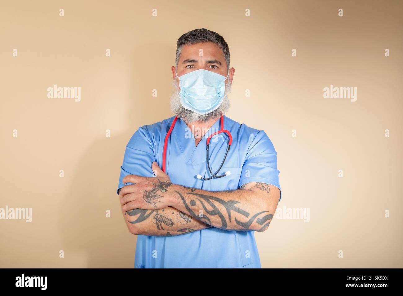 Nurse wearing surgical mask hi-res stock photography and images - Alamy