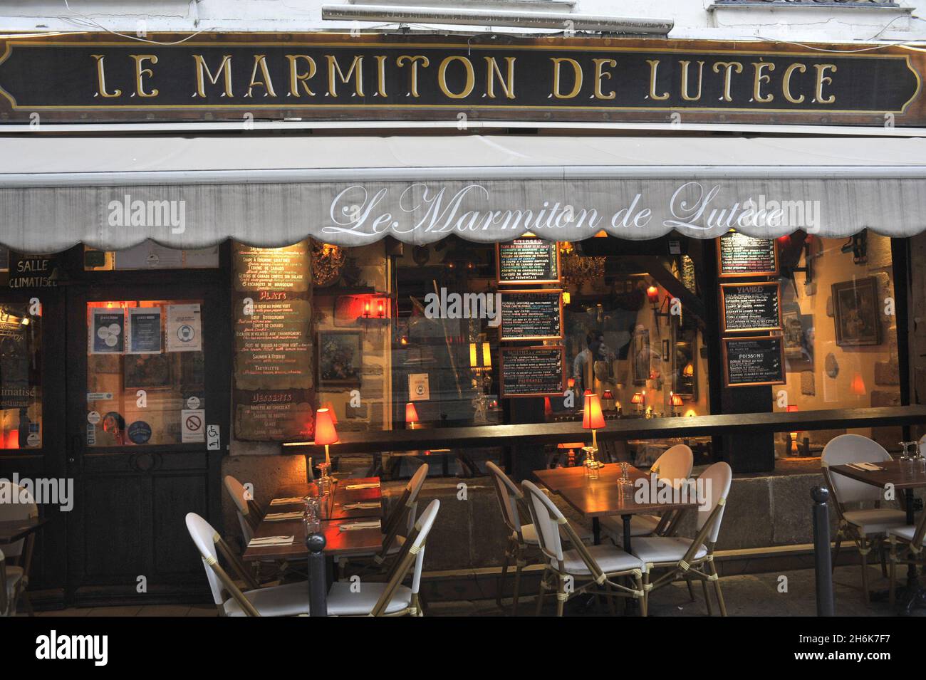 FRANCE. PARIS (75) 5TH DISTRICT. SAINT-MICHEL QUARTER. SAINT-SEVERIN STREET. LE MARMITON DE LUTECE RESTAURANT Stock Photo
