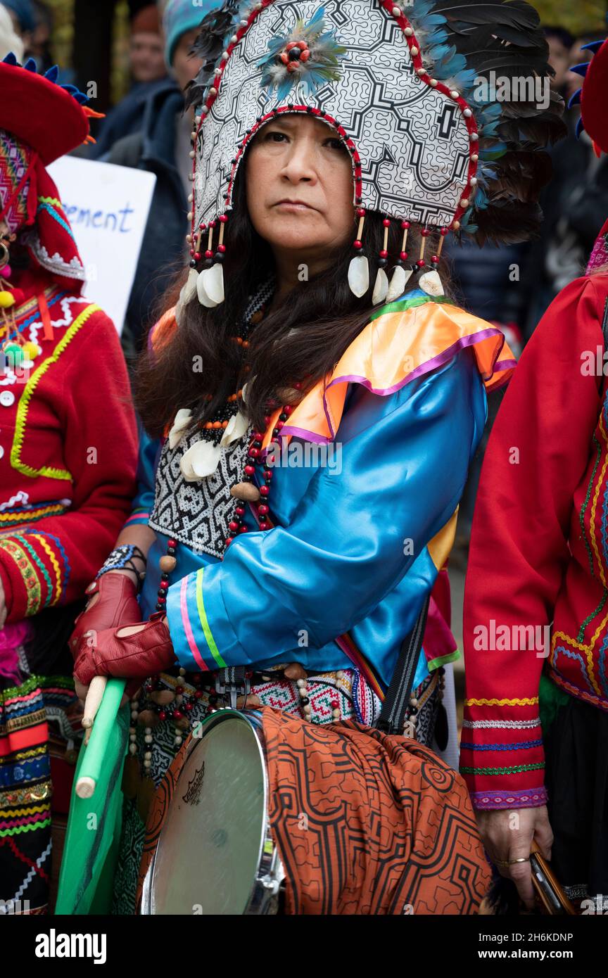 London. Lincoln's Inn Fields. Extinction Rebellion mark the end of COP 26. Indigineous Peruvian woman from the Shipibo people who live in the Amazon r Stock Photo