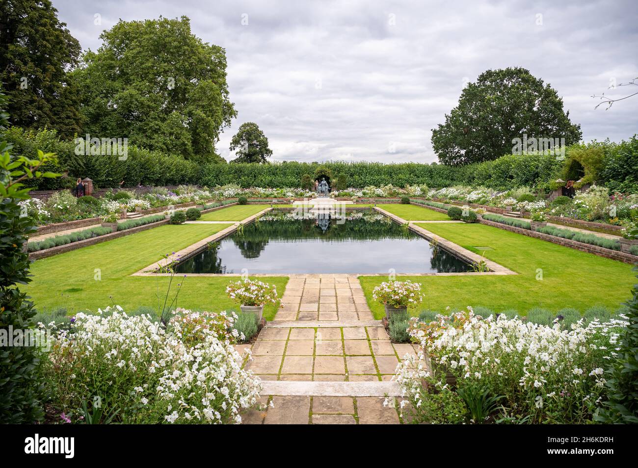 Princess Diana Statue, Kensington Gardens, London Stock Photo Alamy