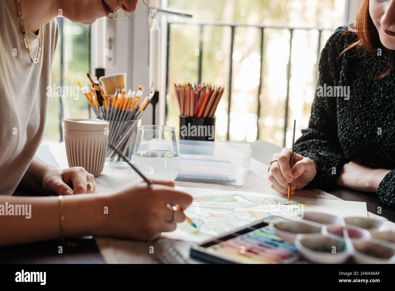 Two chairs table painting hi-res stock photography and images - Alamy
