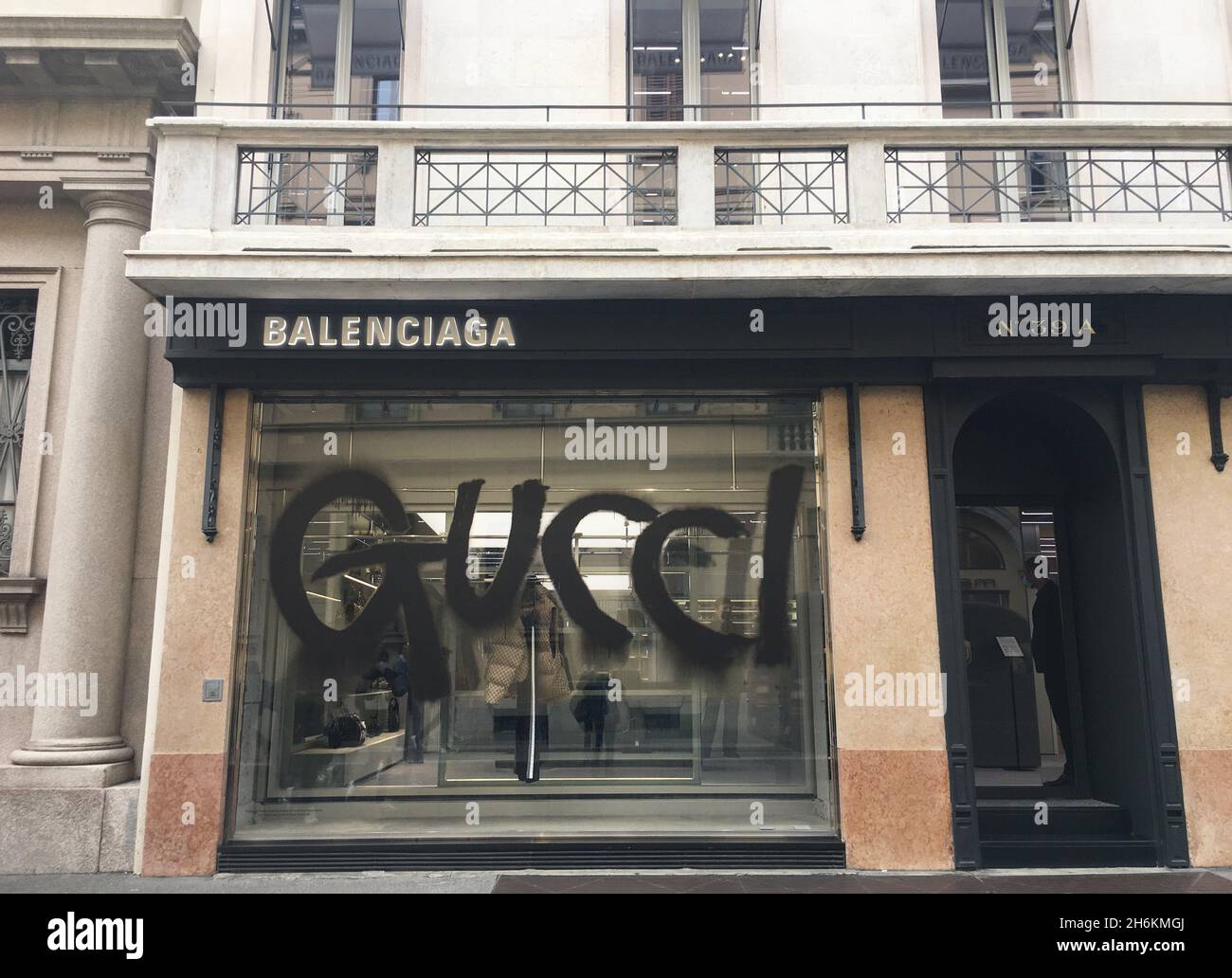 Milan, Italy. 16th Nov, 2021. Milan, Italy Balenciaga shop located in via  Montenapoleone an inscription appears on the GUCCI window made with black  spai In the picture: Credit: Independent Photo Agency/Alamy Live
