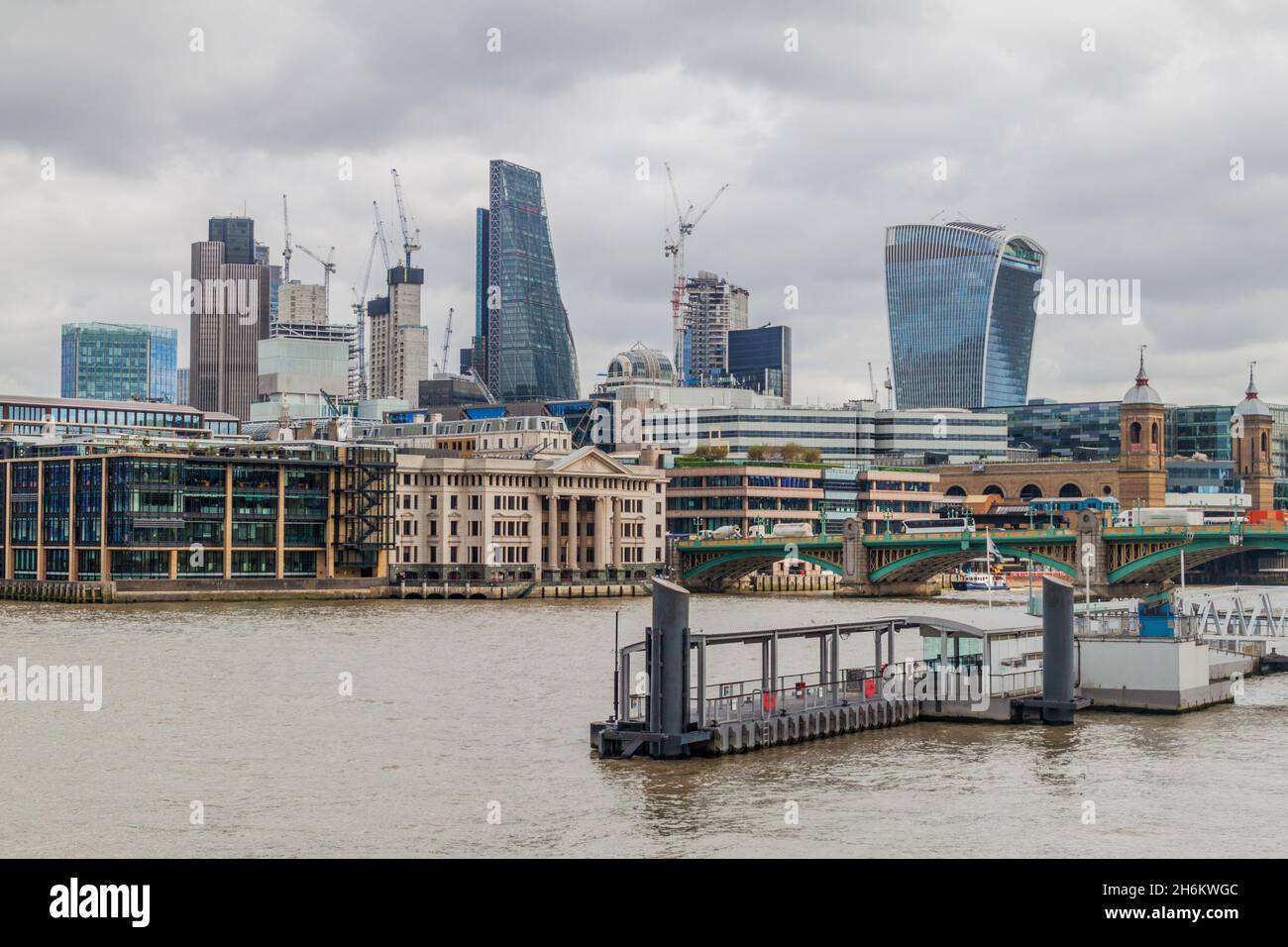 River Thames and riverside buildings in the center of London, United ...