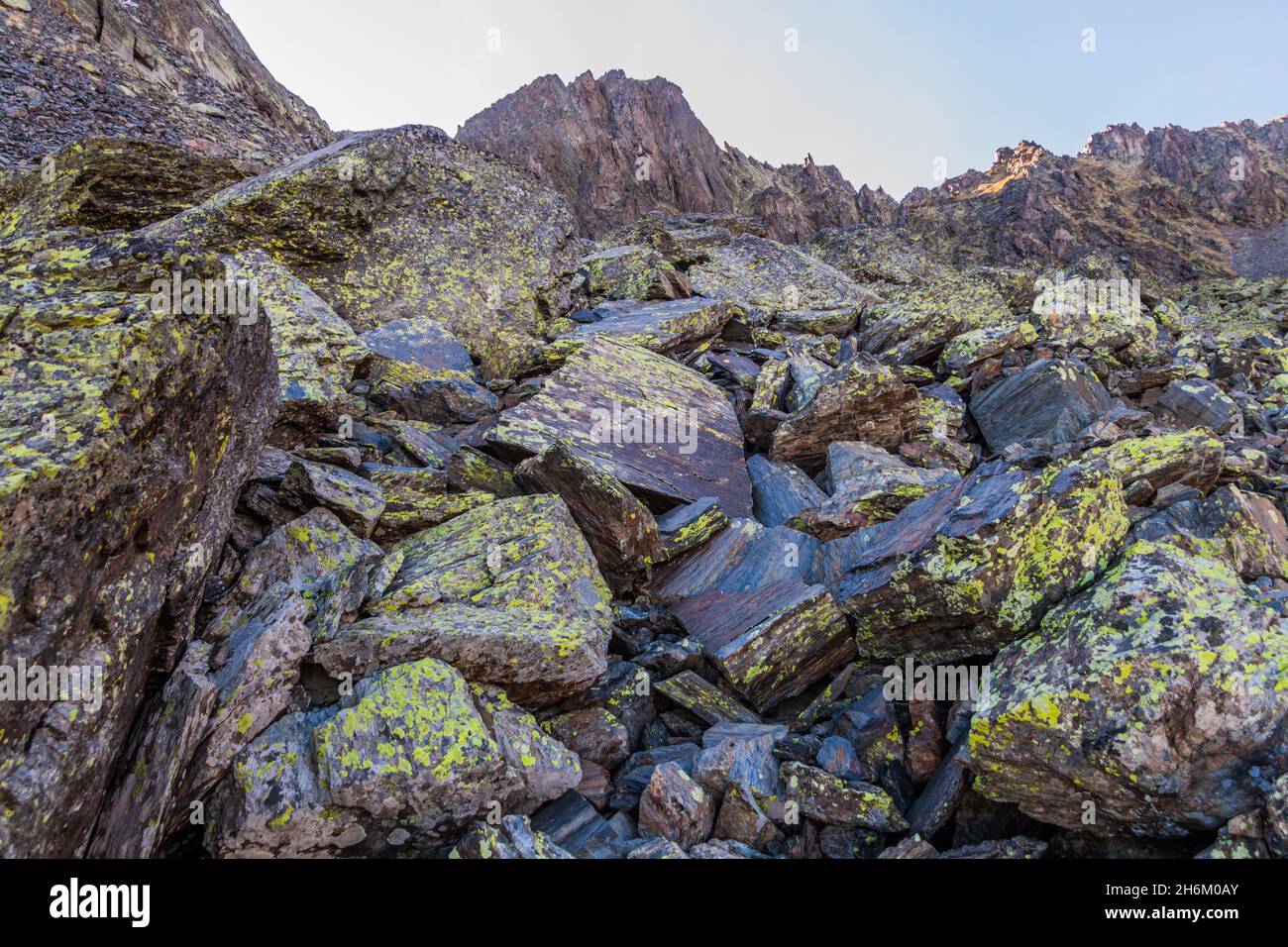 Rock lump slope hi-res stock photography and images - Alamy