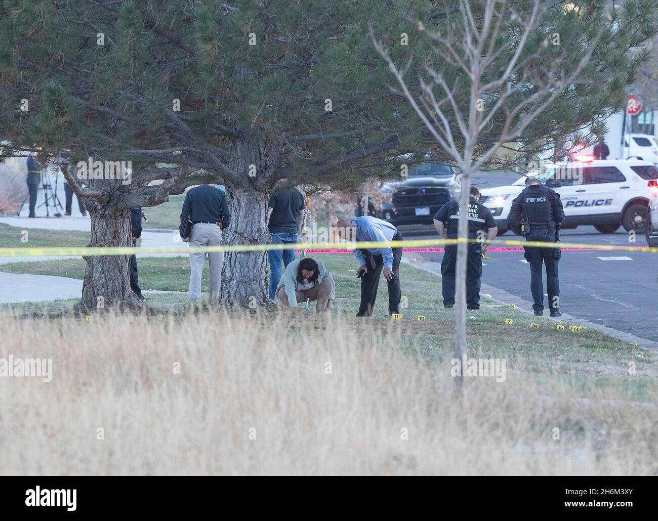 Aurora colorado shooting hires stock photography and images Alamy