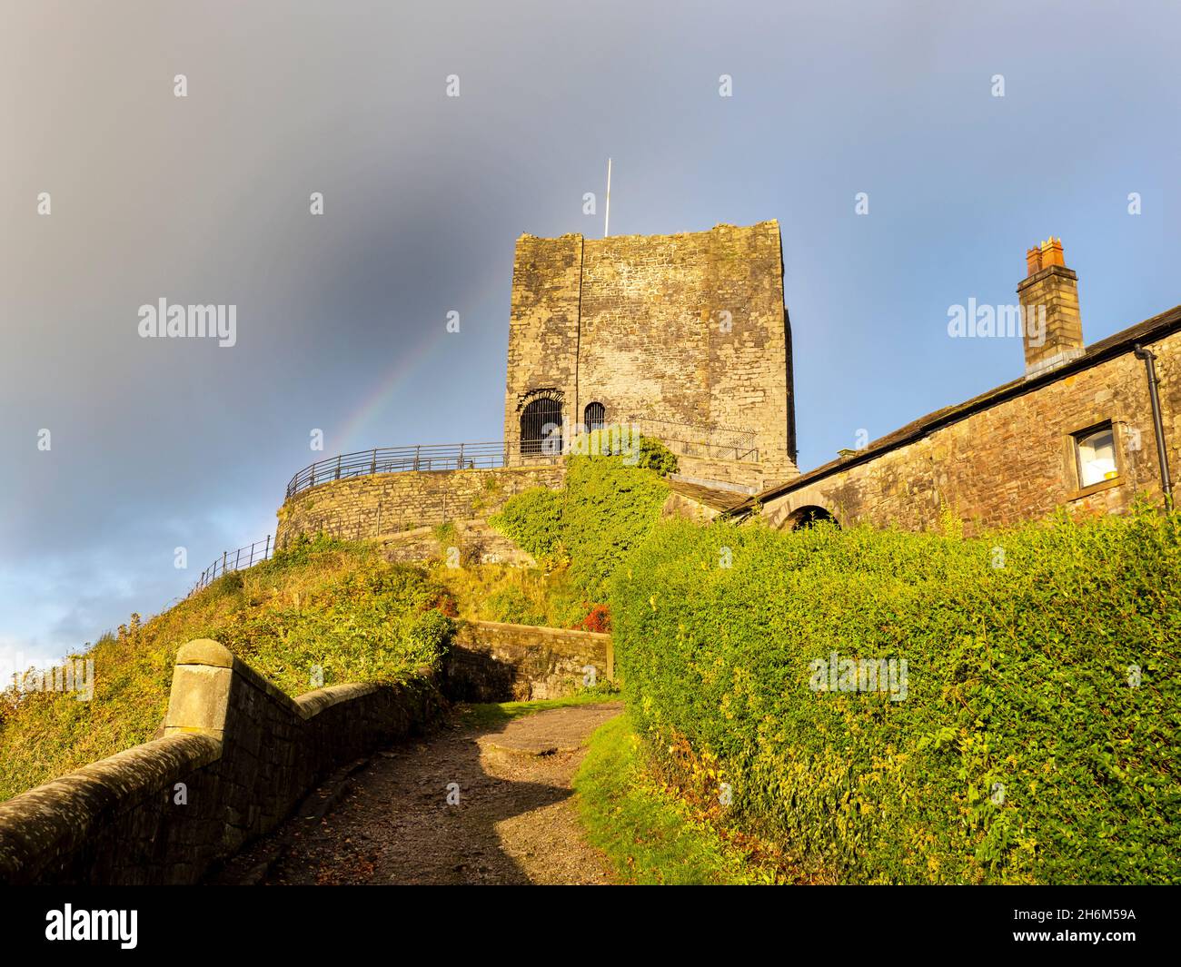 A rainbow over Clitheroe Castle, Lancashire, UK Stock Photo - Alamy