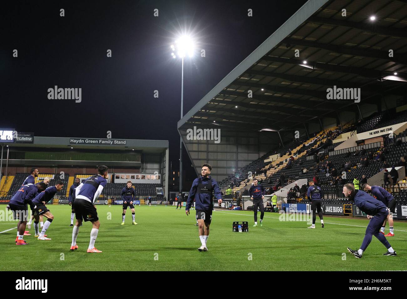 NOTTINGHAM, UK. NOVEMBER 16TH. Notts County players warm up ahead of the Emirates FA Cup 1st round replay match between Notts County and Rochdale at Meadow Lane Stadium, Nottingham on Tuesday 16th November 2021. (Credit: James Holyoak) Stock Photo