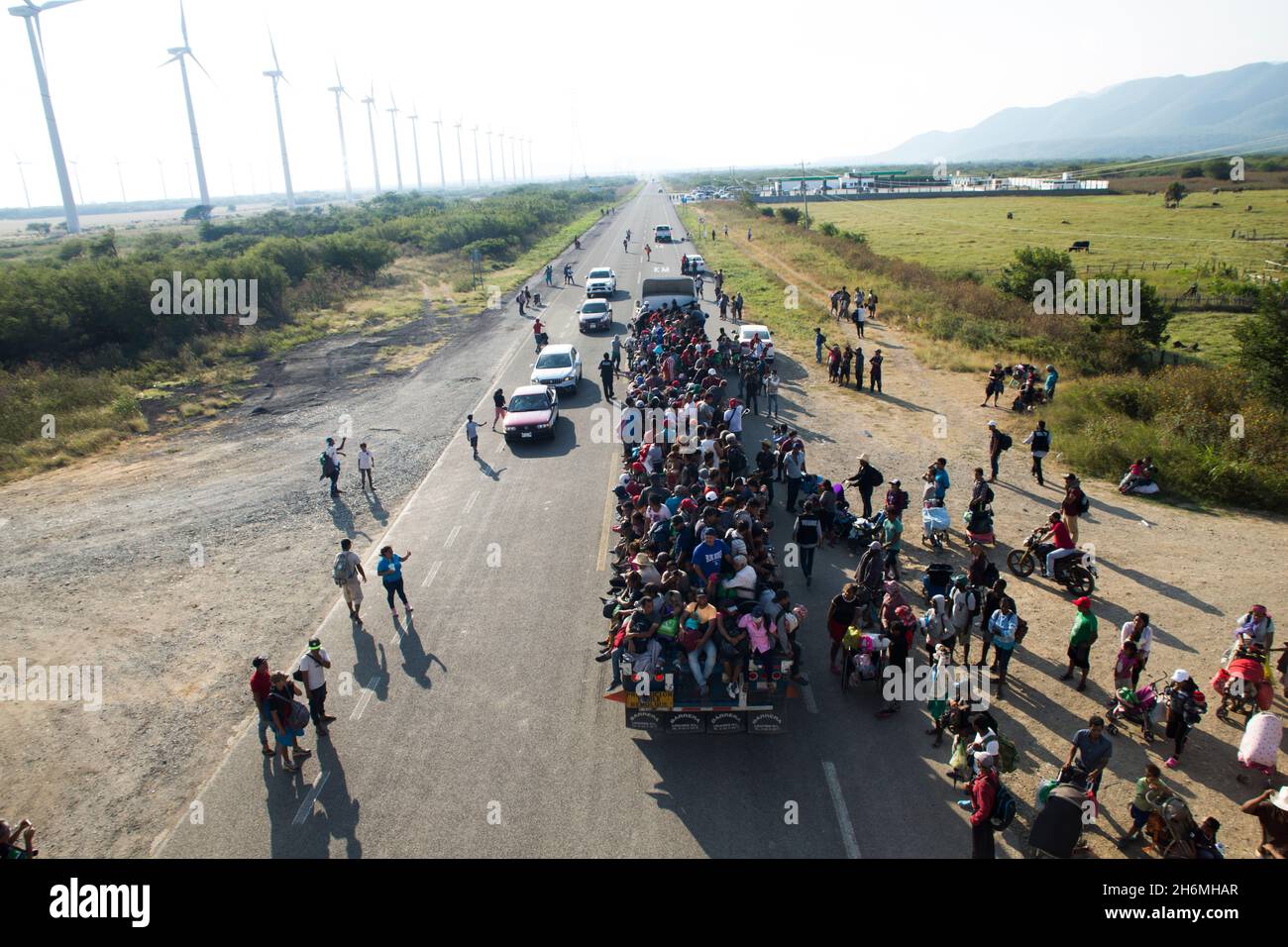 (11/12/2021) The migrant caravan that began its journey in Central ...