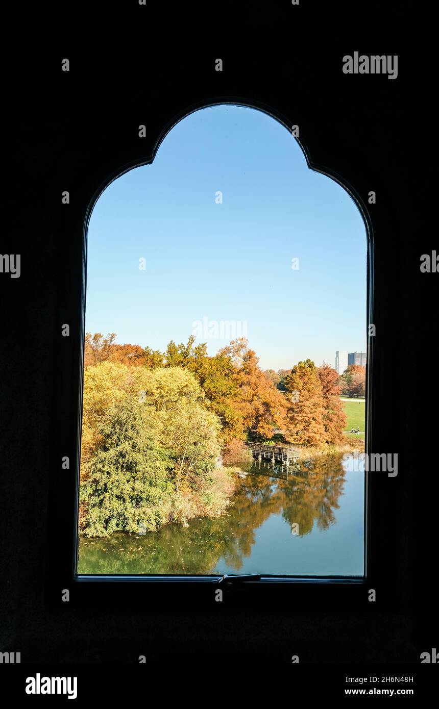 Vantage framing hi-res stock photography and images - Alamy