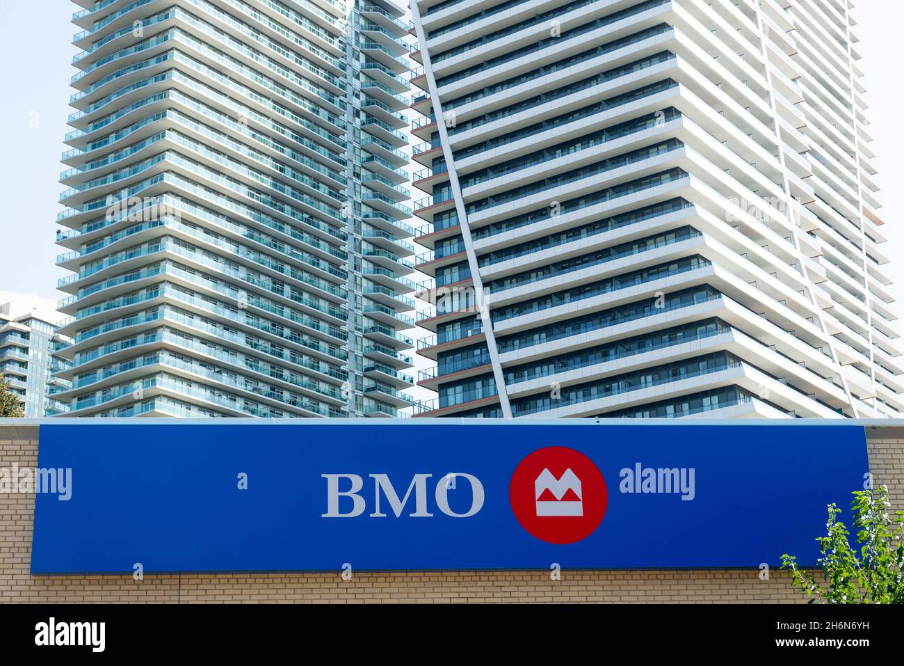 bmo bank of montreal toronto branches