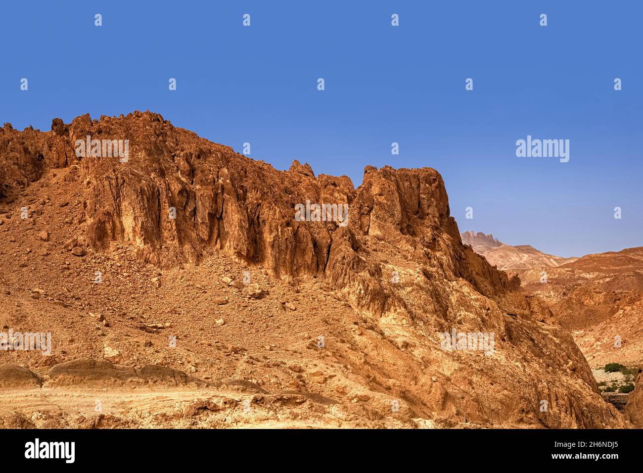 Mountain oasis Chebik, Sahara Desert. View of the Atlas mountain range. Tunisia Stock Photo