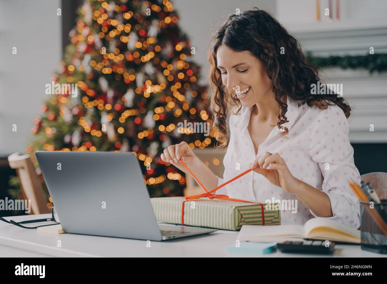 Unpacking christmas tree hi-res stock photography and images - Alamy