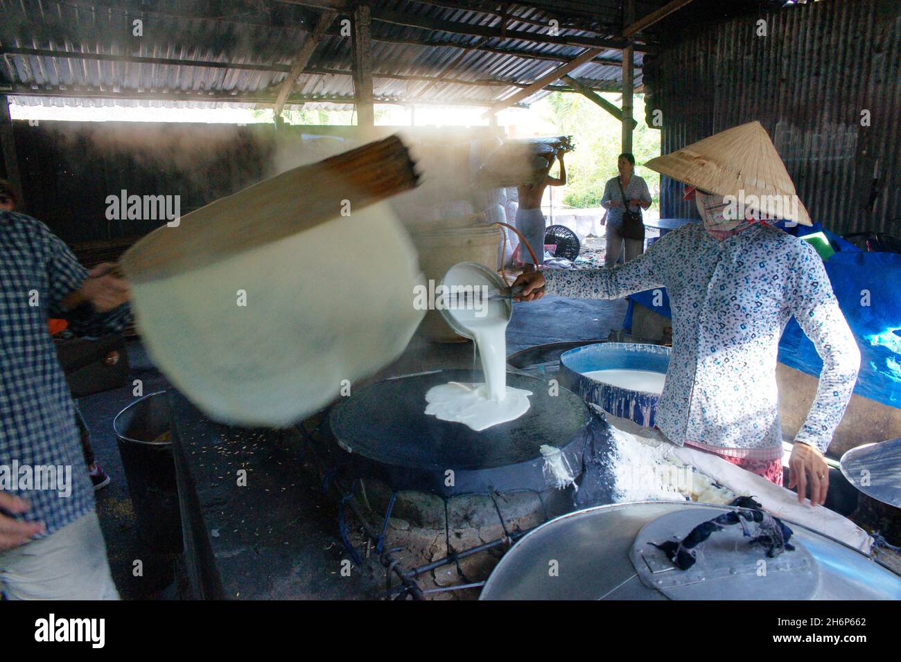 VIETNAM. IN THE REGION OF THE MEKONG DELTA. A NODDLE FACTORY Stock Photo