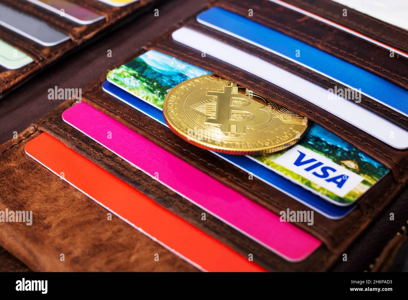 Visa in wallet hi-res stock photography and images - Alamy
