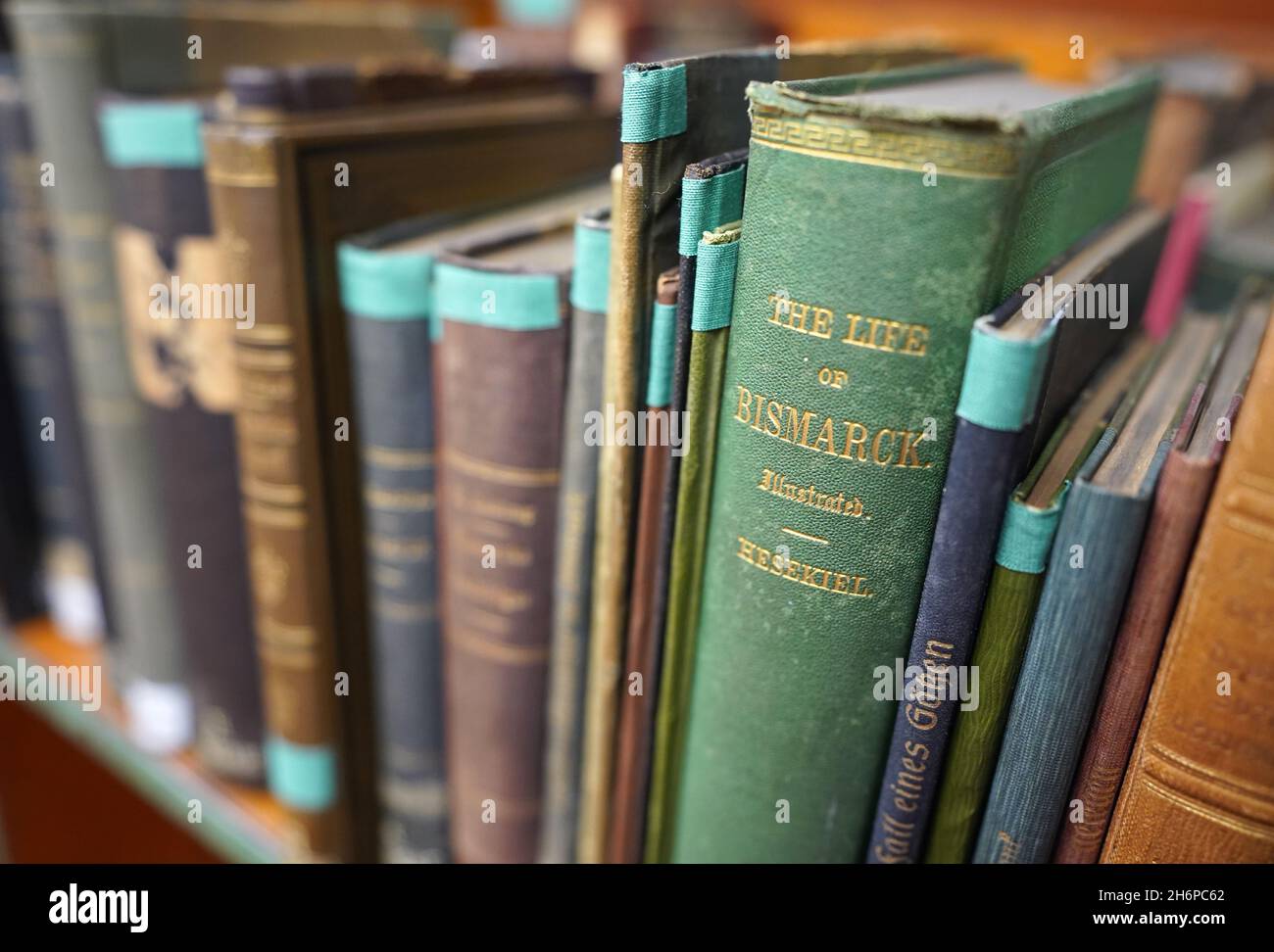 Hamburg, Germany. 17th Nov, 2021. Books from the Specht Bismarck