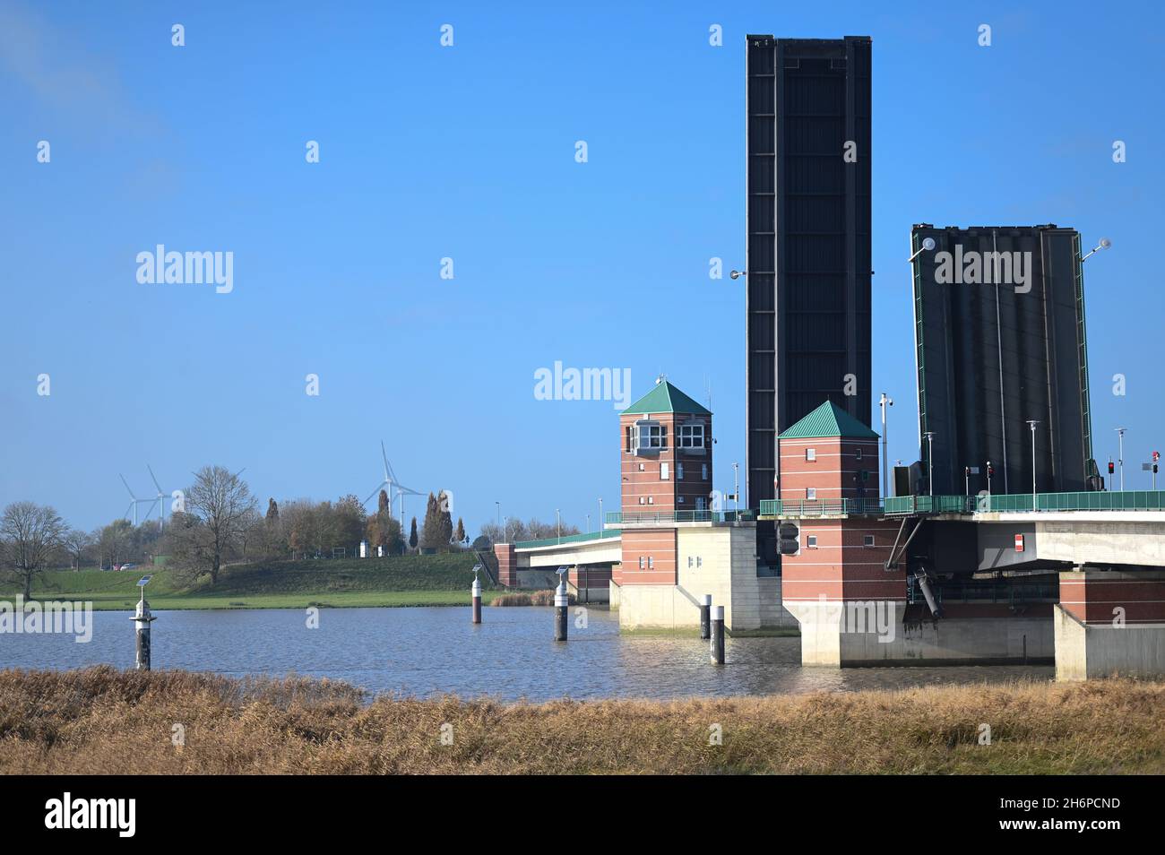 Movable bridge hi-res stock photography and images - Page 2 - Alamy