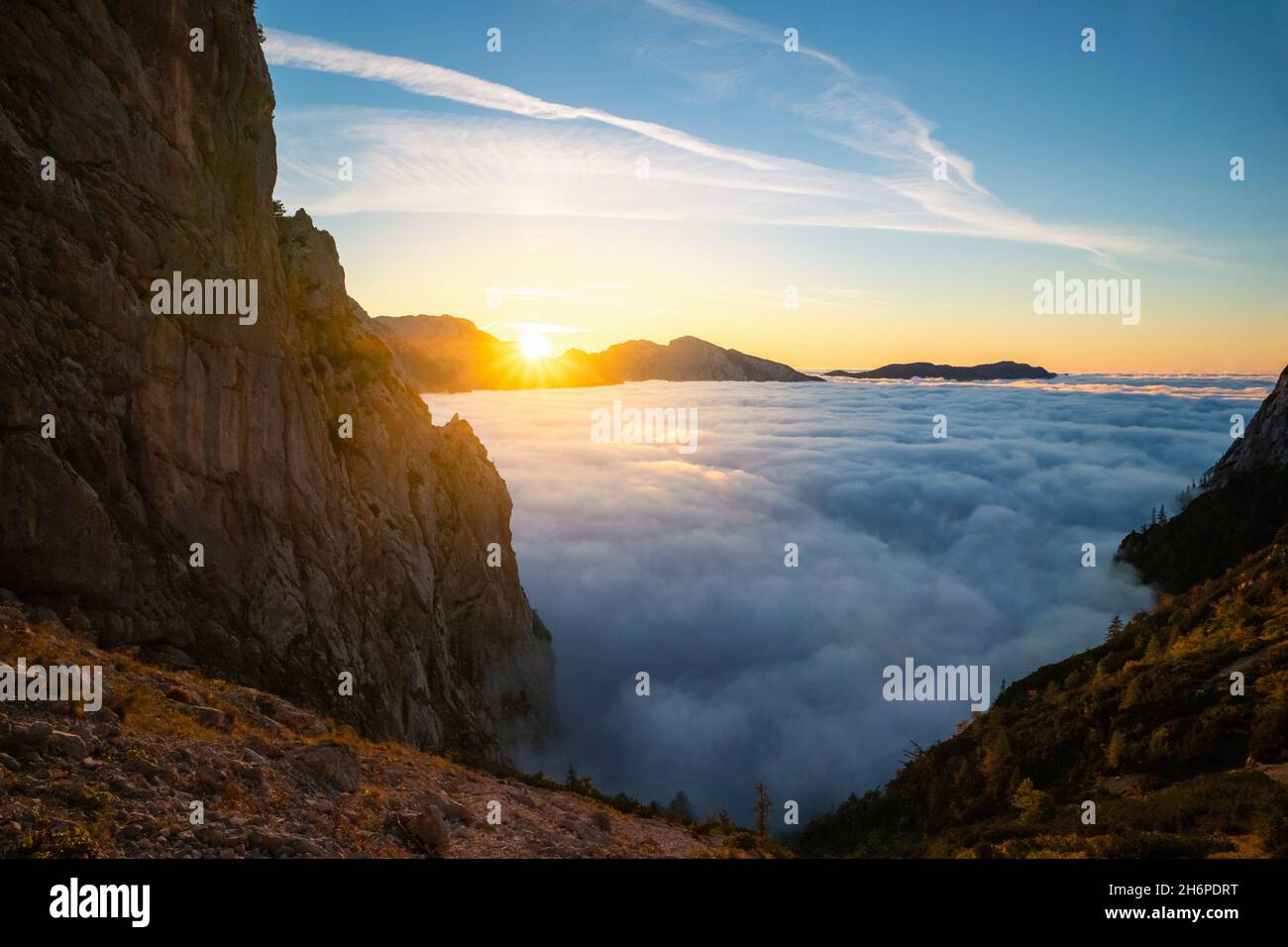 Mountain nature valley view hi-res stock photography and images - Alamy