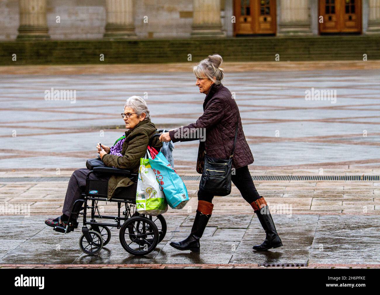 Dundee, Tayside, Scotland, UK. 17th Nov, 2021. UK Weather Temperatures