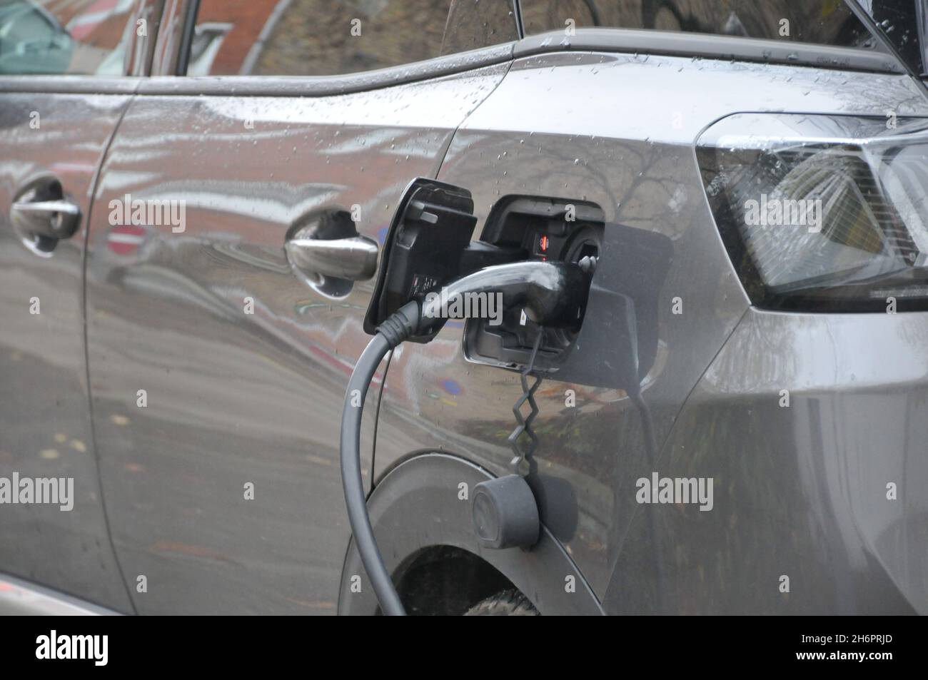 Copenhagen /Denmark / 17 November2021 / electric car recharge at charge