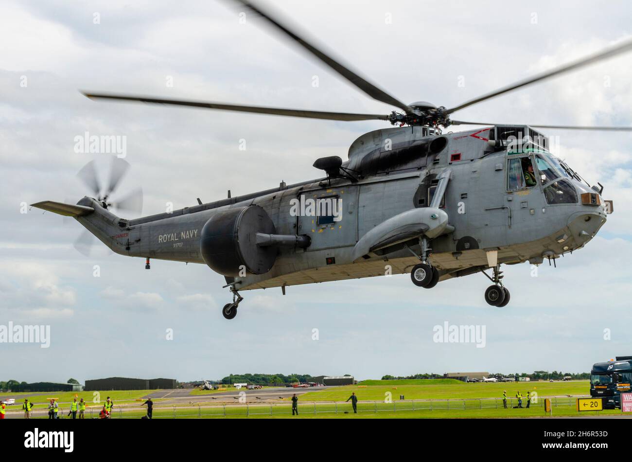 Royal Navy Westland Sea King ASaC.7, Airborne Surveillance and Control Mk.7, converted from AEW2. Airborne early warning version with radar dome Stock Photo