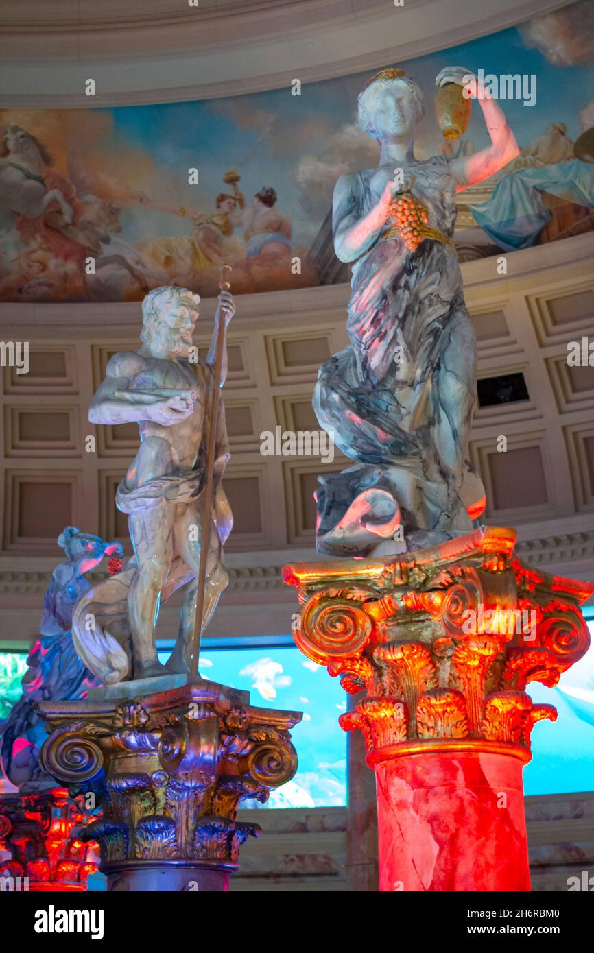 Las Vegas, NV, USA Augustu 29, 2017 Statues in Forum Shops at