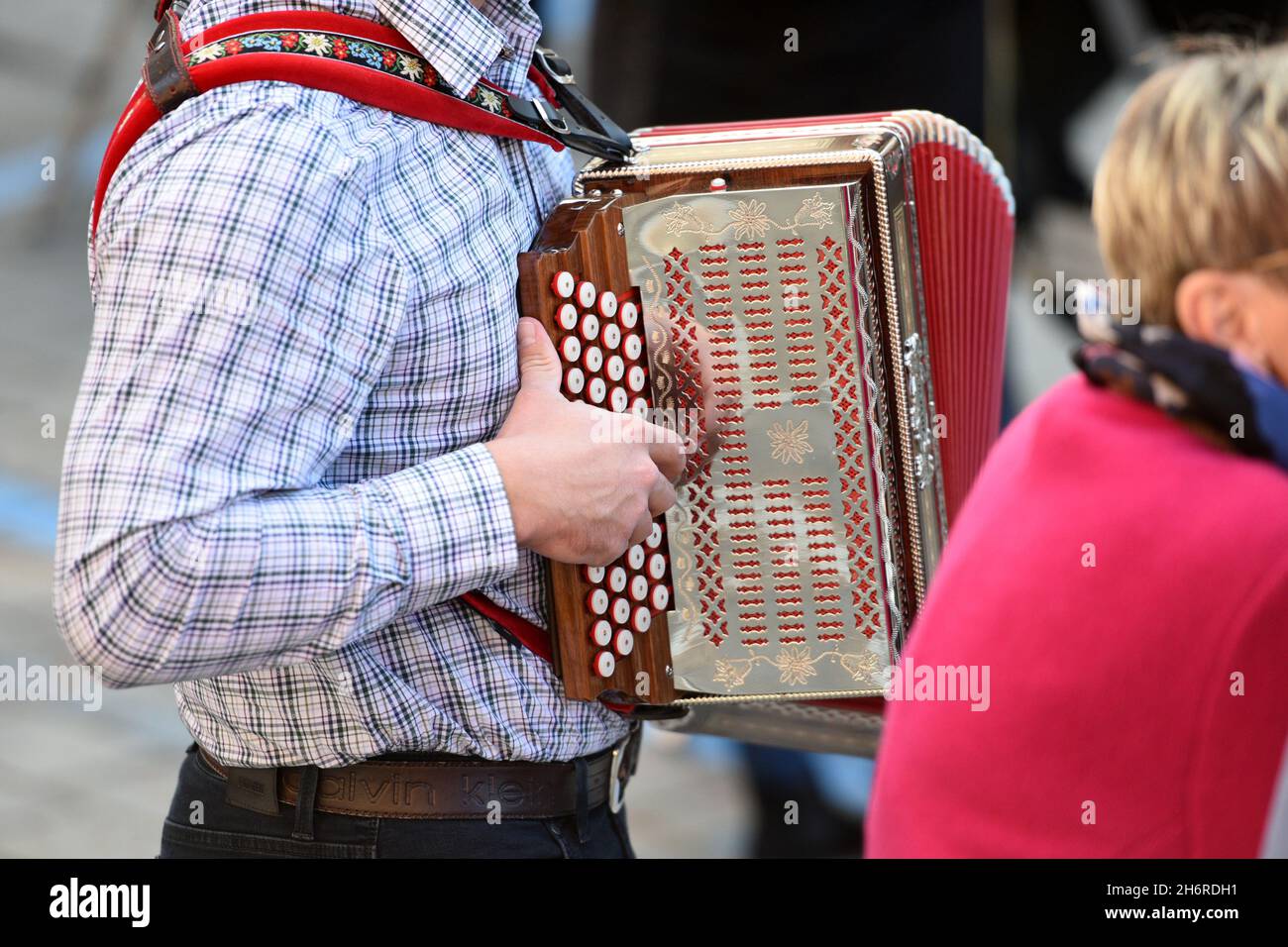 Steirische Harmonika - ein typisches Musikinstrument im Salzkammergut (Bezirk Gmunden, Oberösterreich, Österreich) - Styrian harmonica - a typical mus Stock Photo