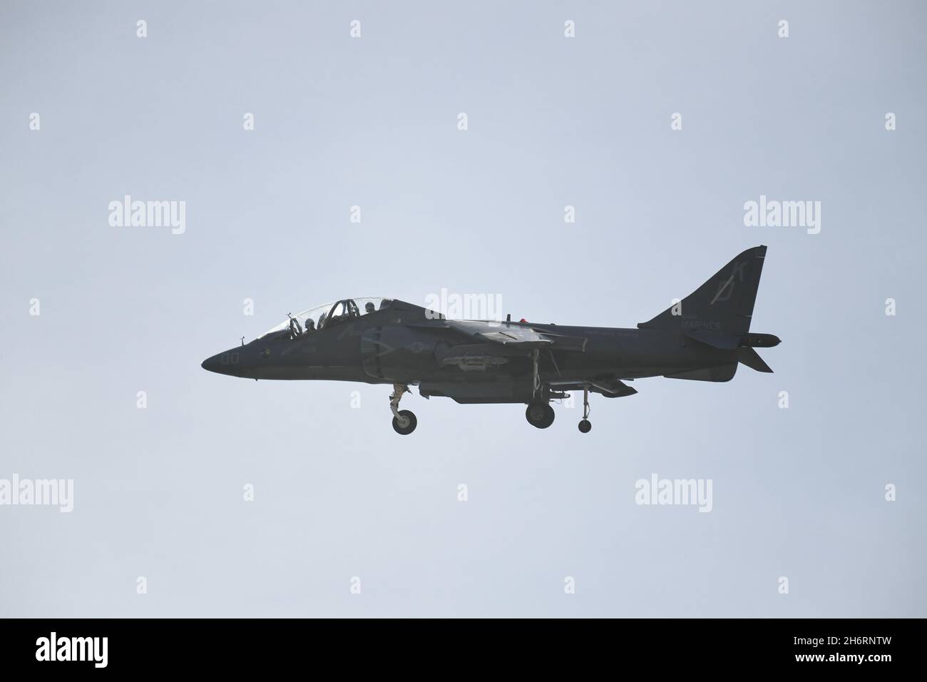 T/AV-8B Harrier, from MCAS Yuma, working the pattern during training at NAF El Centro, California Stock Photo