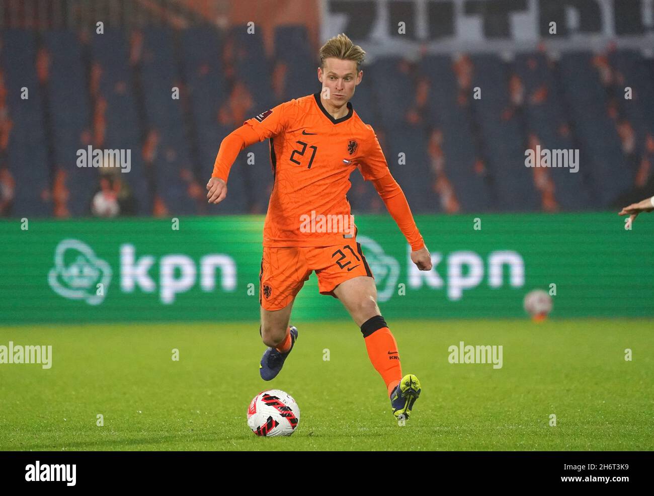 Rotterdam, Netherlands, November 17, 2021, Frenkie de Jong of the Netherlands in action during Fifa World Cup Qatar 2022 Qualifying Round Netherlands vs Norway on November 17, 2021 at stadium De Kuip in Rotterdam, Netherlands Foto: SCS/Soenar Chamid/AFLO (HOLLAND OUT) Stock Photo