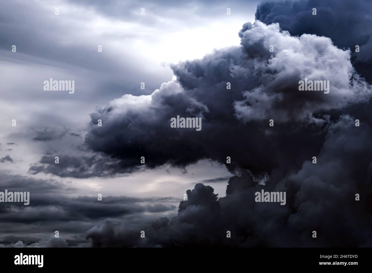 Dramatic Dark Clouds before Thunder Storm and Rain Stock Photo - Alamy