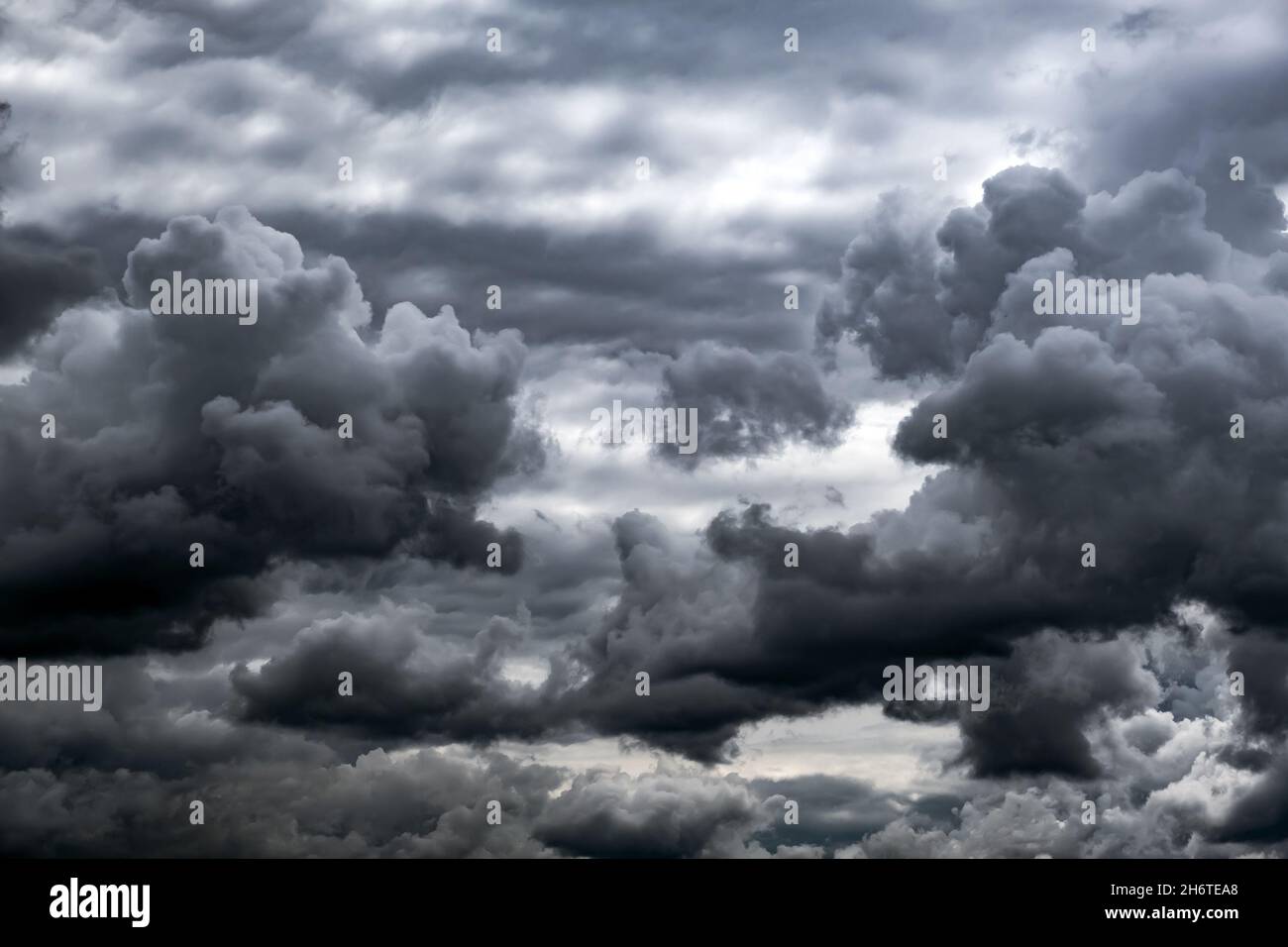 Dramatic Dark Clouds before Thunder Storm and Rain Stock Photo - Alamy
