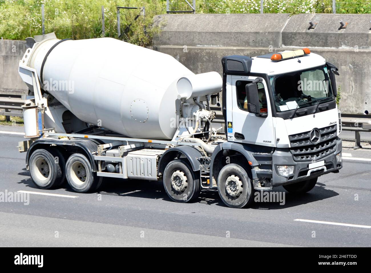 Ready mix lorry hires stock photography and images Alamy