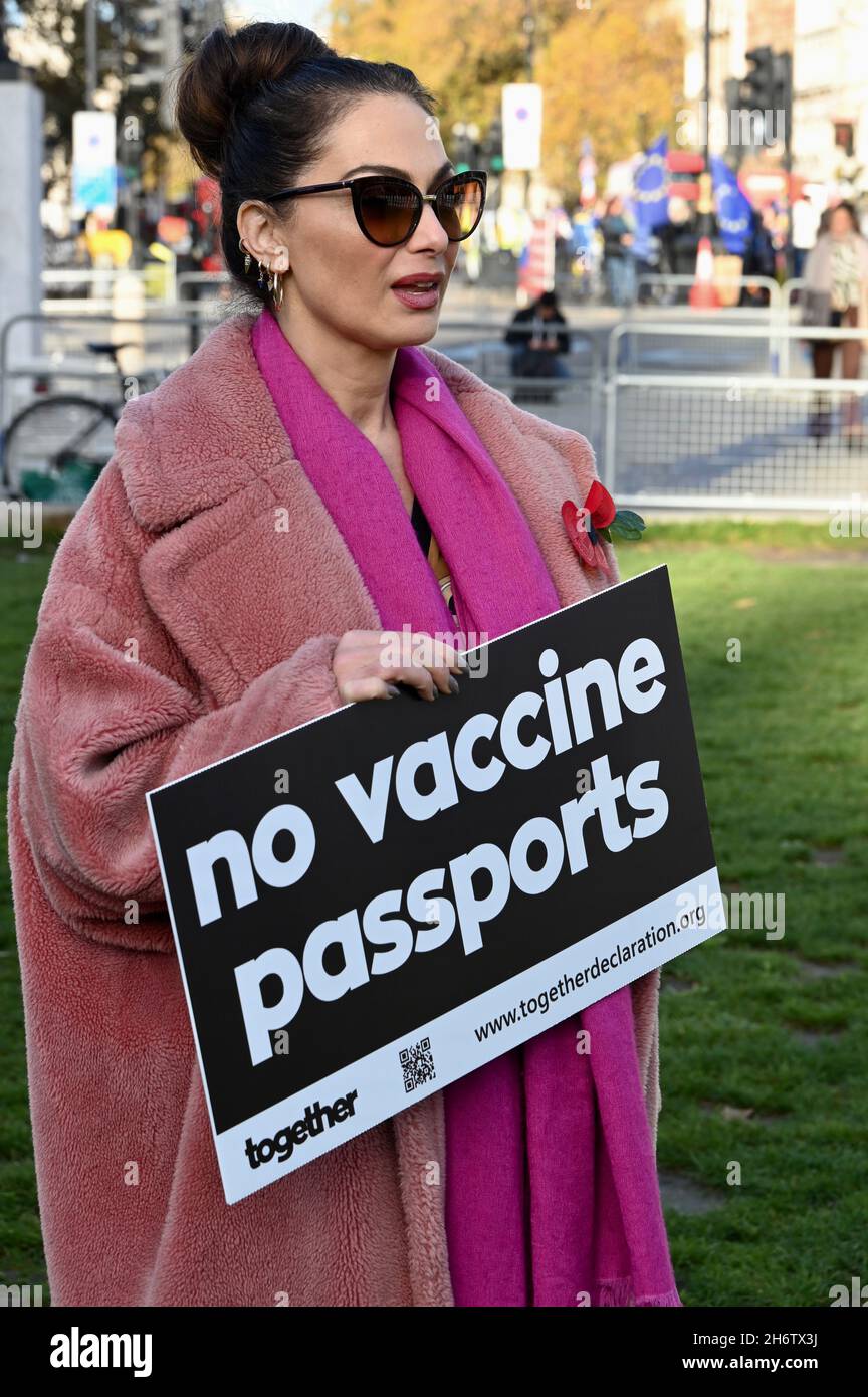 Tonia Buxton, Rally Against Vaccine Passports, Parliament Square, Westminster, London. UK Stock Photo