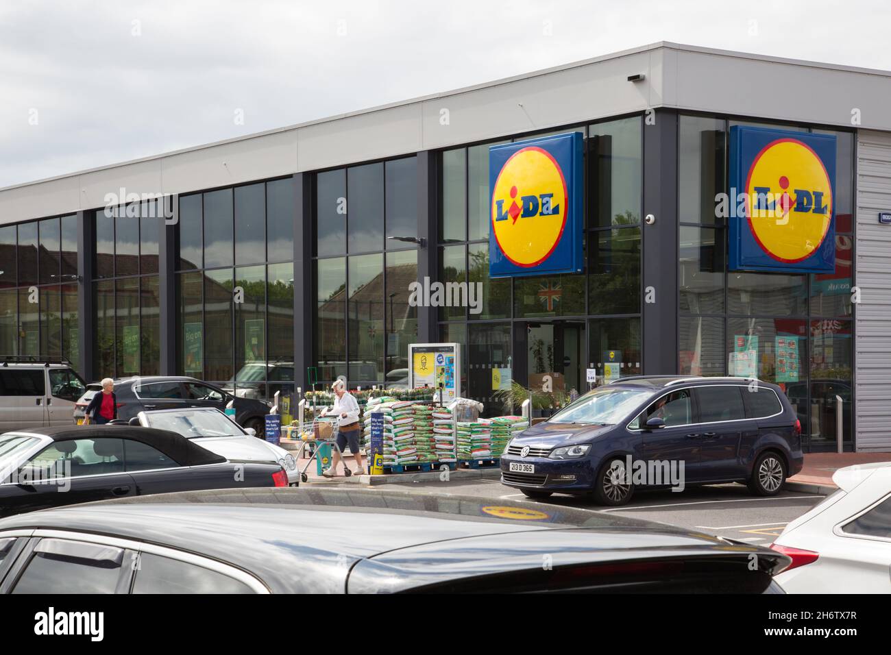 Lidl Supermarket in Weybridge Stock Photo