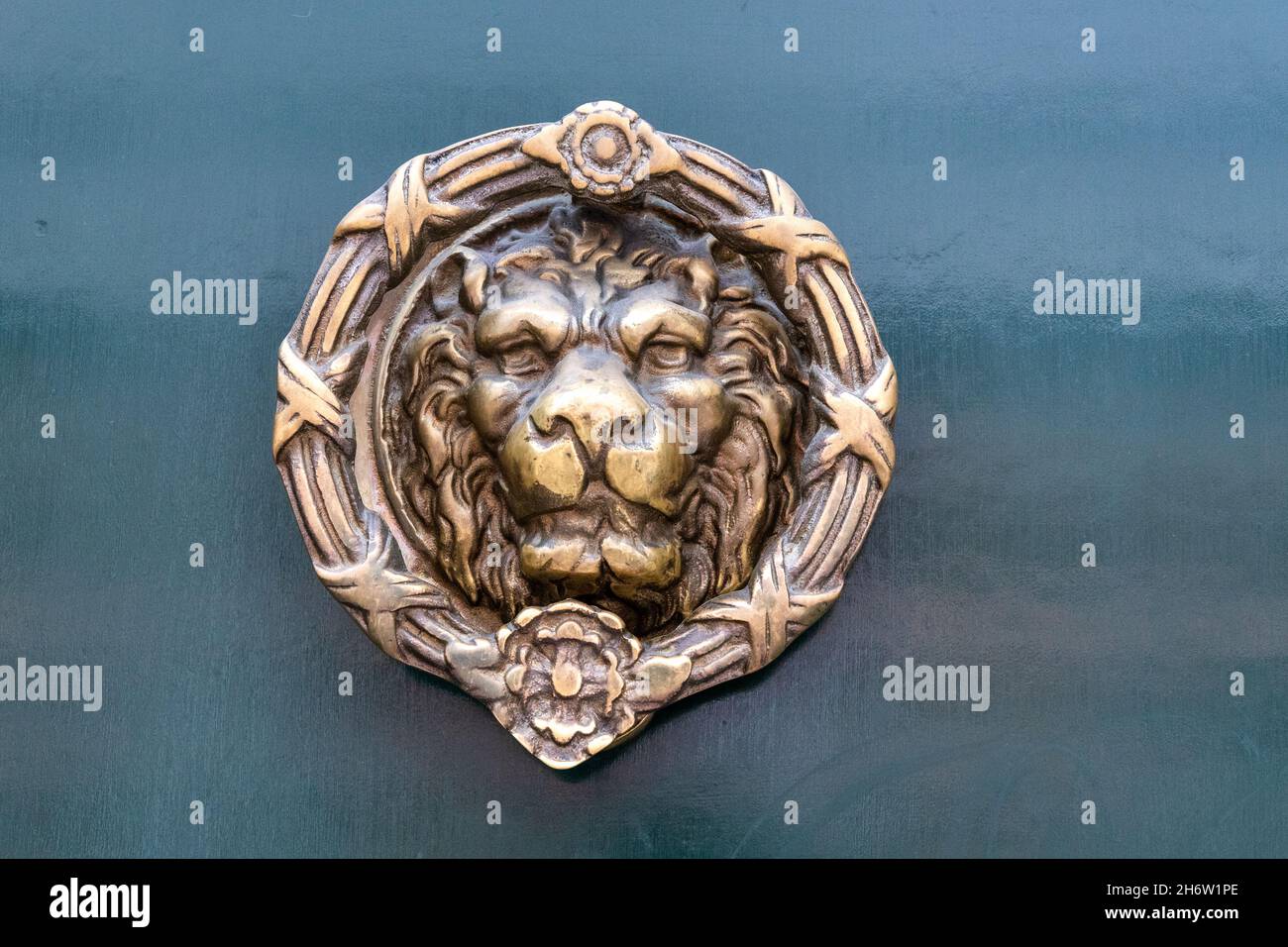 Antique door detail with a lion head in the RBC Dominion Securities building located inside of the Allen Lambert GalleriaNov. 18, 2021 Stock Photo