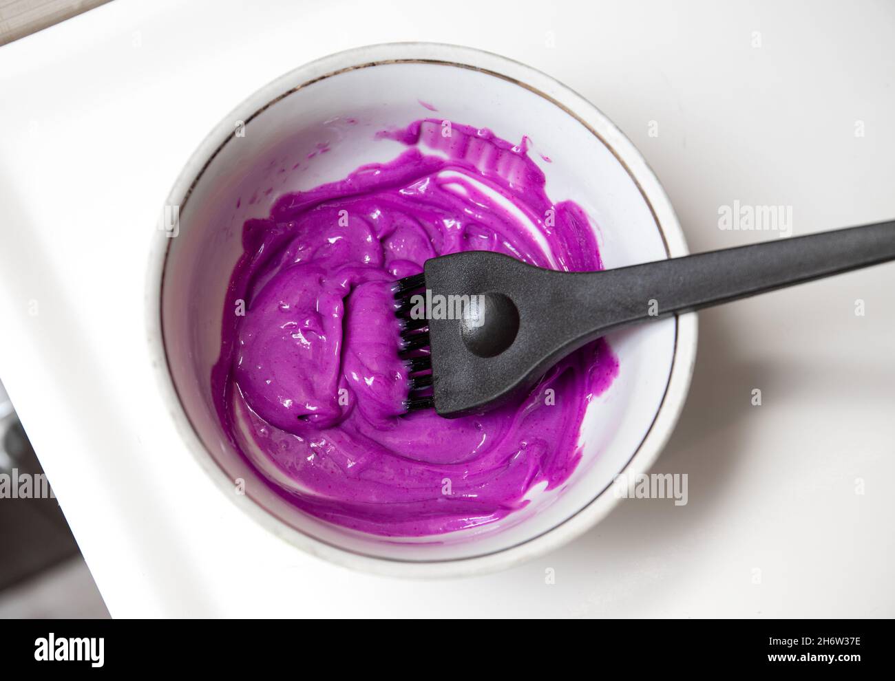 Violet hair dye hi-res stock photography and images - Alamy