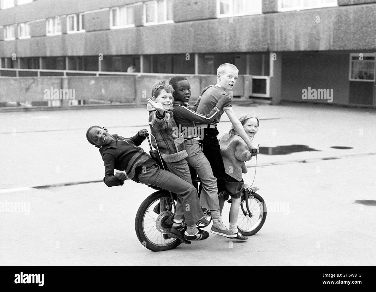 Children playing on Hyson Green estate, Nottingham UK 1980. The estate was demolished in 1988 Stock Photo