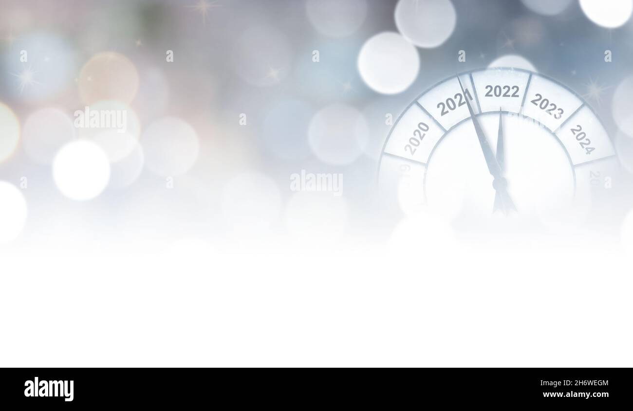 Countdown To Midnight Concept. Clock Of Holiday Counting Last Moments Before Christmas Or New Year 2022 Stock Photo - Alamy