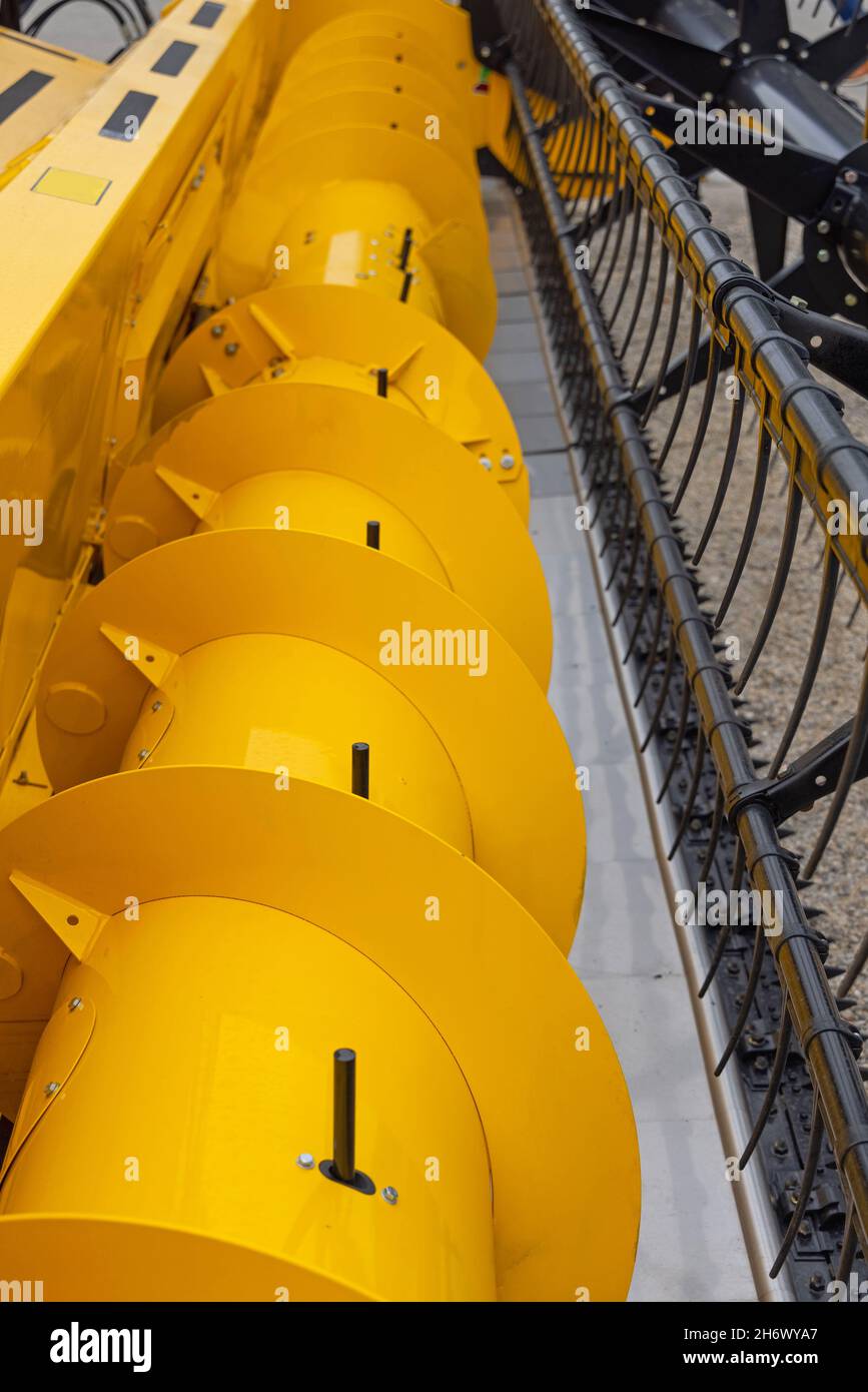 Yellow combine harvester hi-res stock photography and images - Alamy