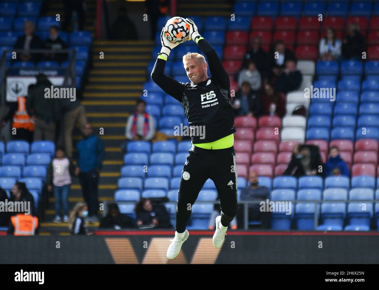 LONDON, ENGLAND - OCTOBER 3, 2021: Kasper Schmeichel of Leicester pictured ahead of the 2021-22 Premier League matchweek 7 game between Crystal Palace FC and Leicester CIty FC at Selhurst Park. Copyright: Cosmin Iftode/Picstaff Stock Photo