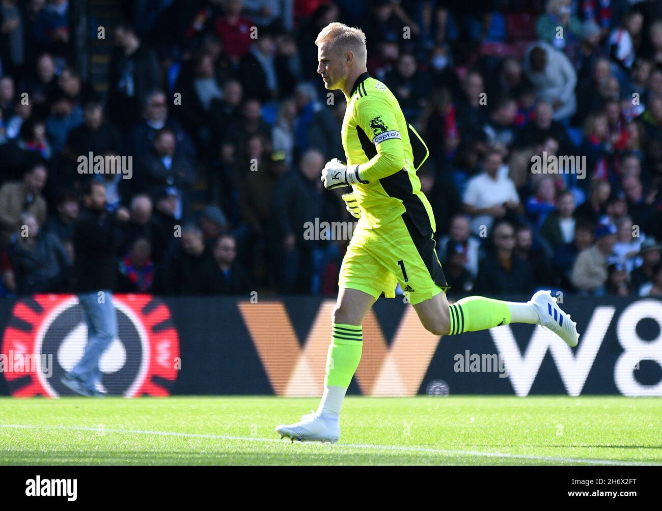 LONDON, ENGLAND - OCTOBER 3, 2021: Kasper Schmeichel of Leicester pictured ahead of the 2021-22 Premier League matchweek 7 game between Crystal Palace FC and Leicester CIty FC at Selhurst Park. Copyright: Cosmin Iftode/Picstaff Stock Photo