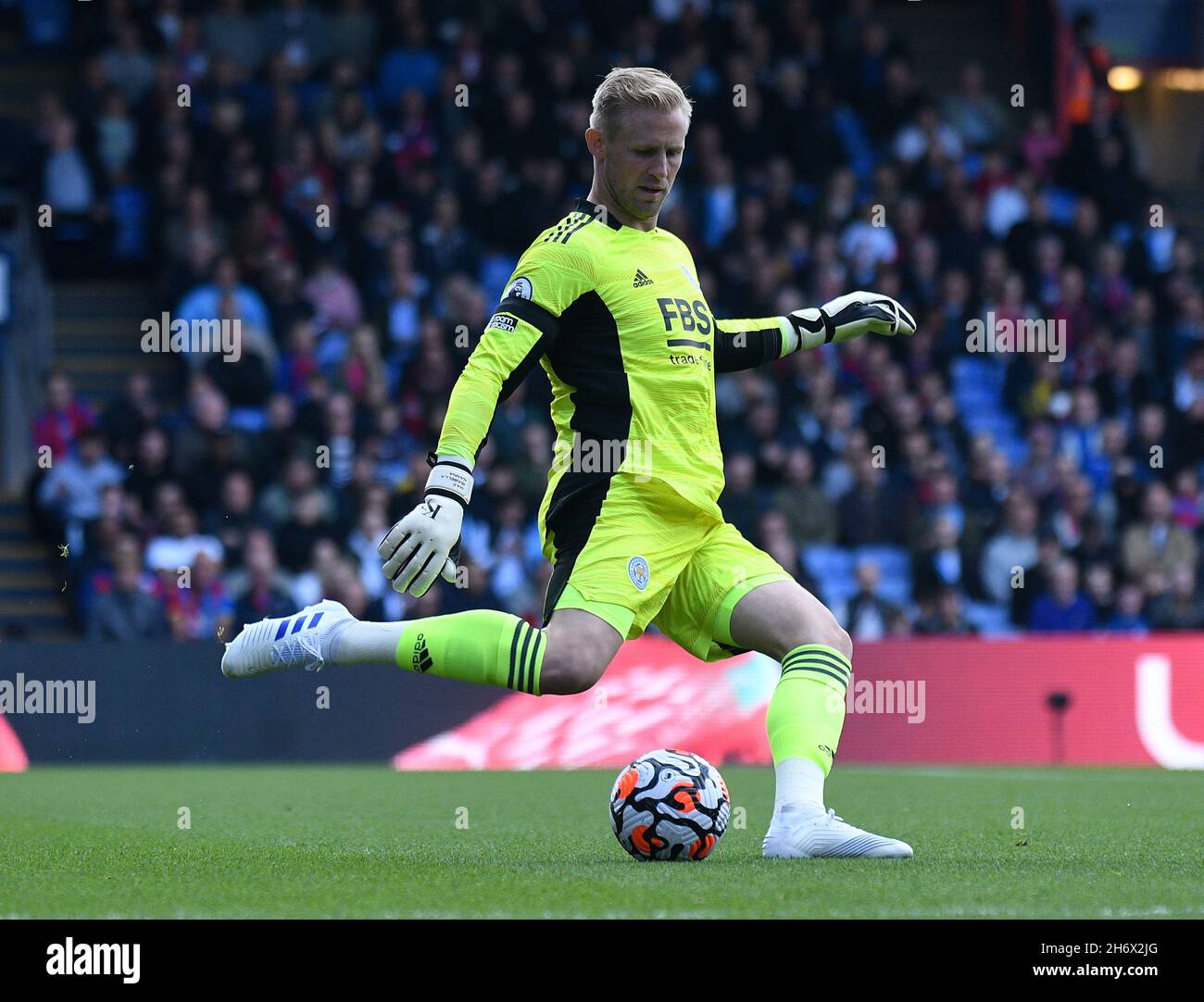 LONDON, ENGLAND - OCTOBER 3, 2021: Kasper Schmeichel of Leicester pictured during the 2021-22 Premier League matchweek 7 game between Crystal Palace FC and Leicester CIty FC at Selhurst Park. Copyright: Cosmin Iftode/Picstaff Stock Photo