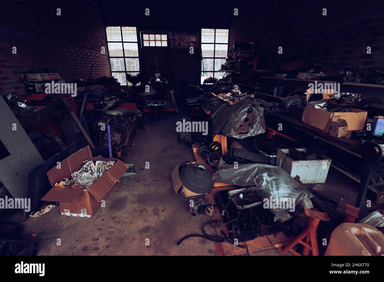 Dark and empty abandoned garage Stock Photo - Alamy