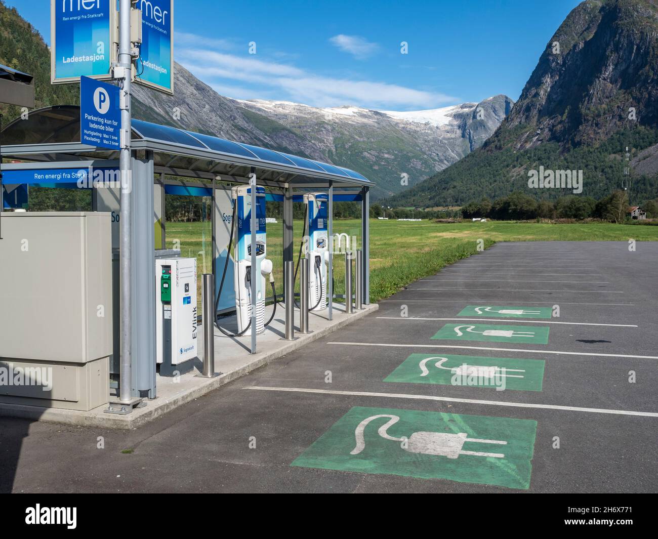 Electric cars norway hi-res stock photography and images - Alamy